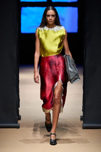 Look 12
